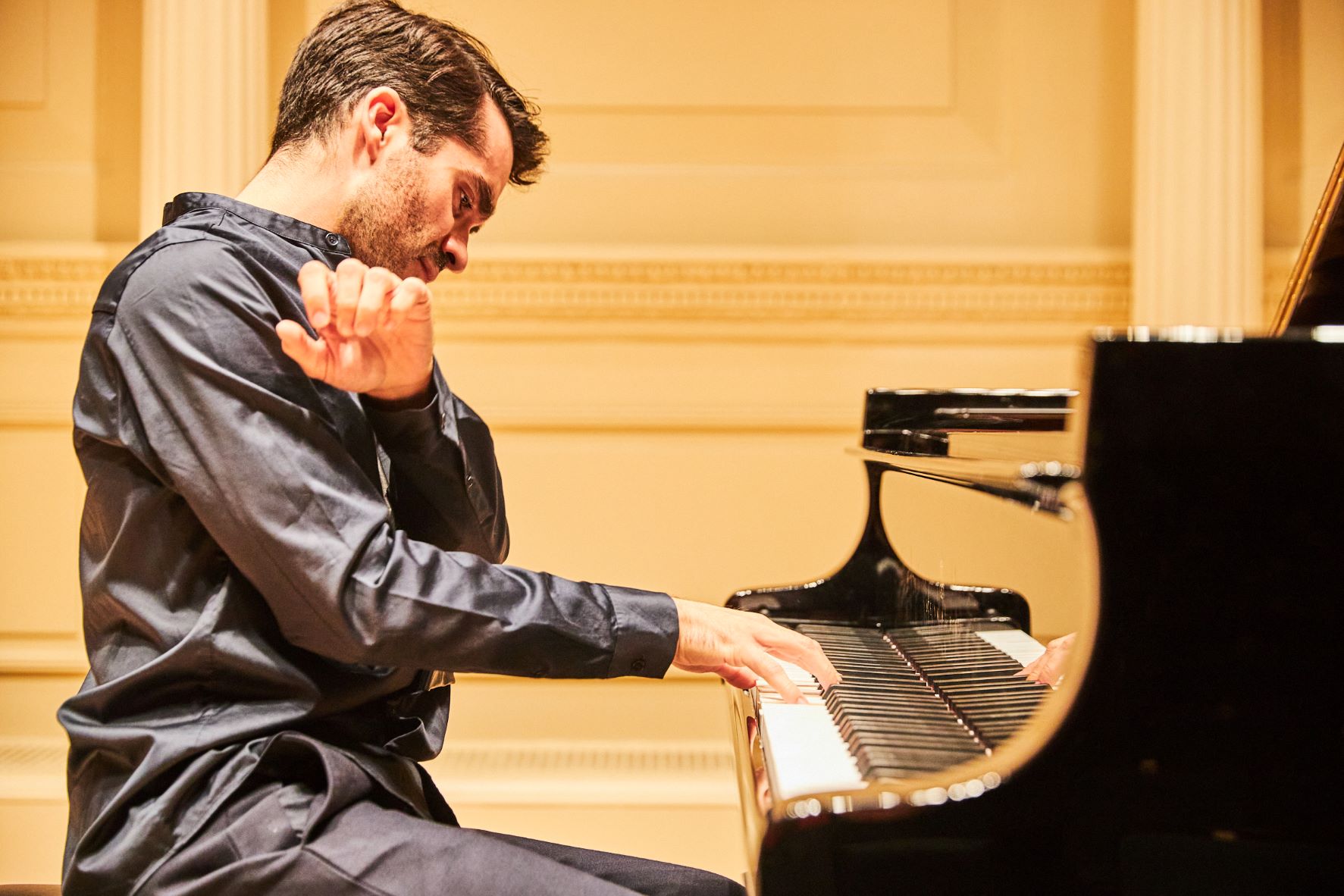 Juan Perez Floristan wins the 2021 Rubinstein Piano Competition - my/maSCENA